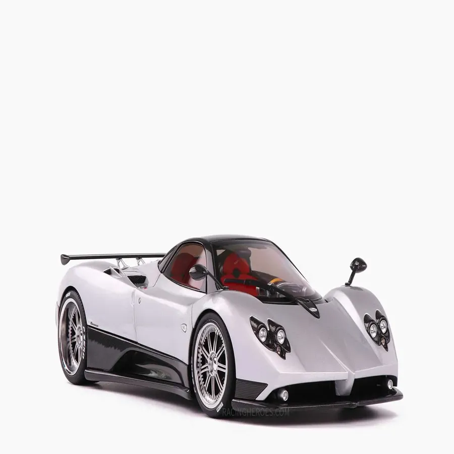 Pagani Zonda F 2005 Street Version 1:18