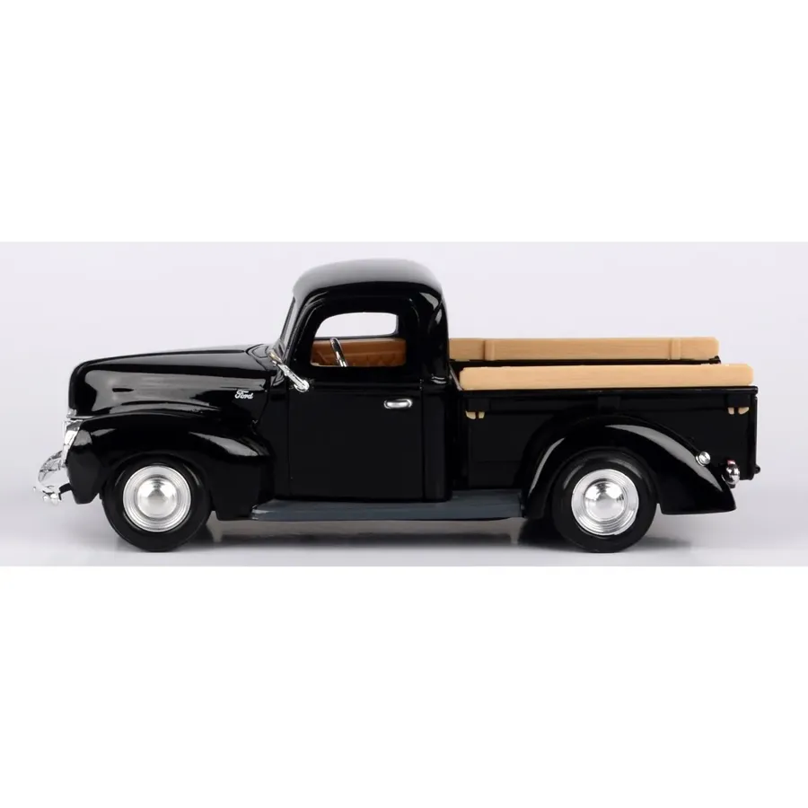 1940 Ford Pickup - Black 1:24 Scale Diecast