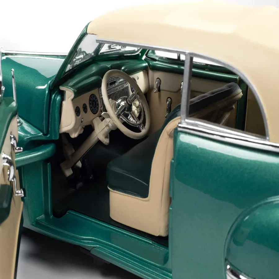 1947 Series 62 Cabriolet 1:18 Scale