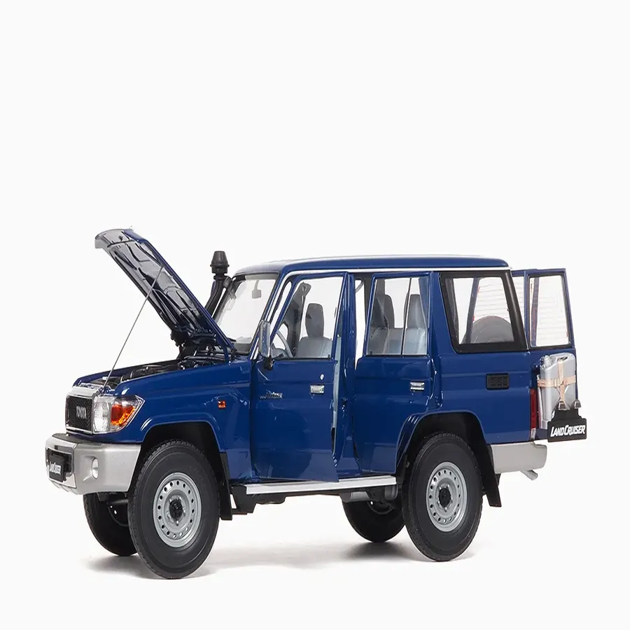 Toyota Land Cruiser 76 2017 Blue 1:18 by Almost Real